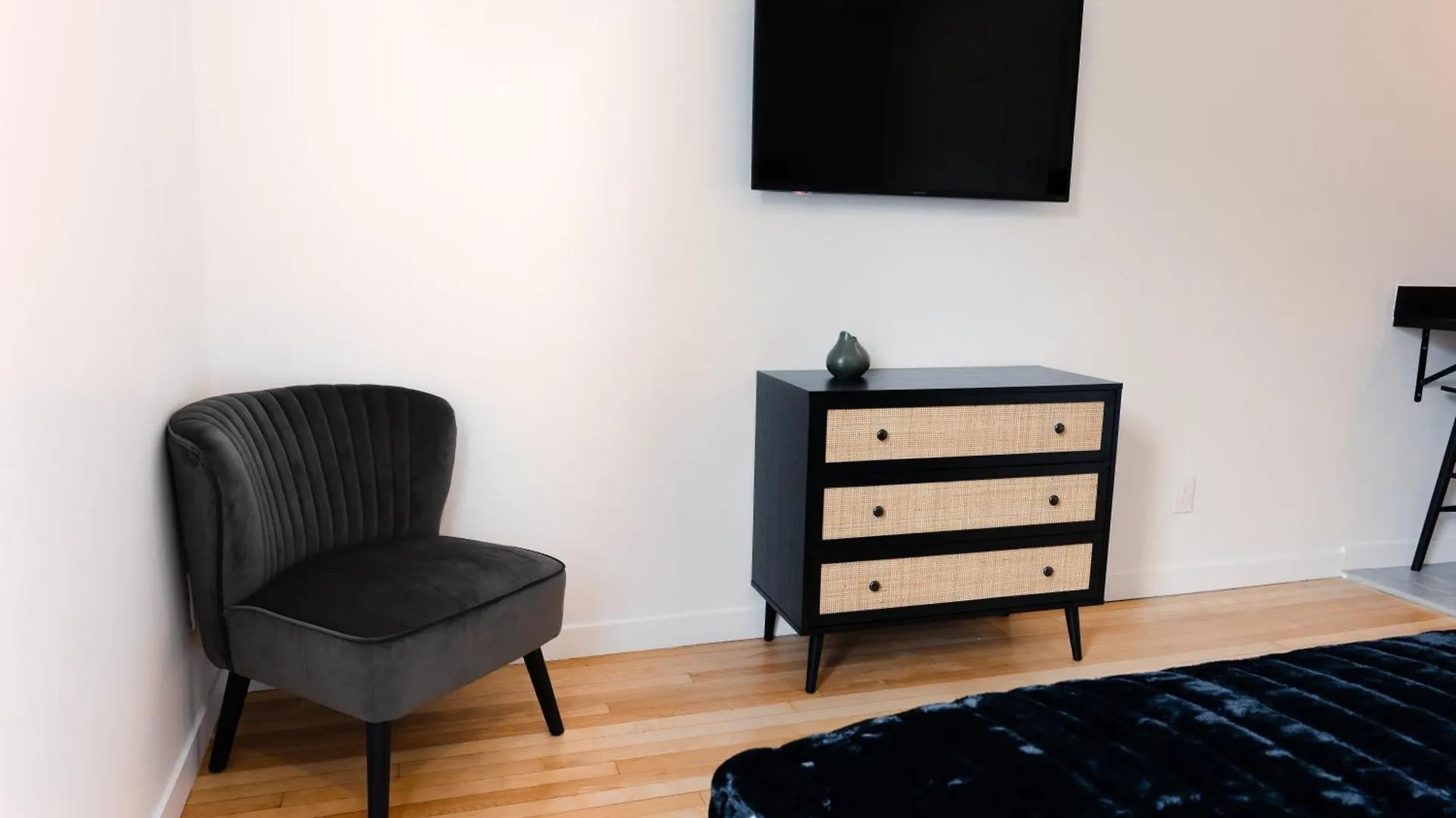 #3 - Chic Studio - Self Check In - Plateau - St-Denis - Ac - Tv Montréal Apartment